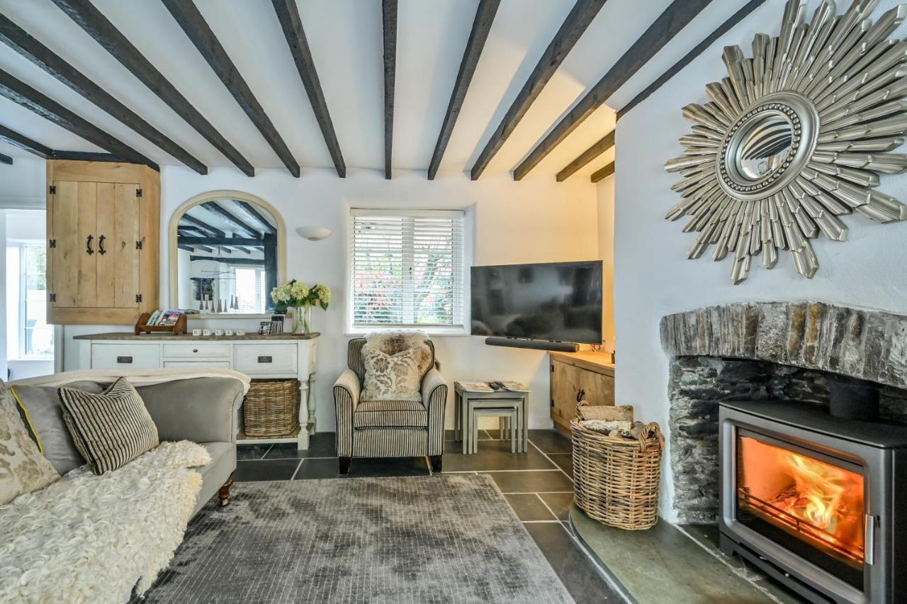 A Superb Bijou Retreat With Jacuzzi Near An Excellent Village Pub Yelverton Buitenkant foto