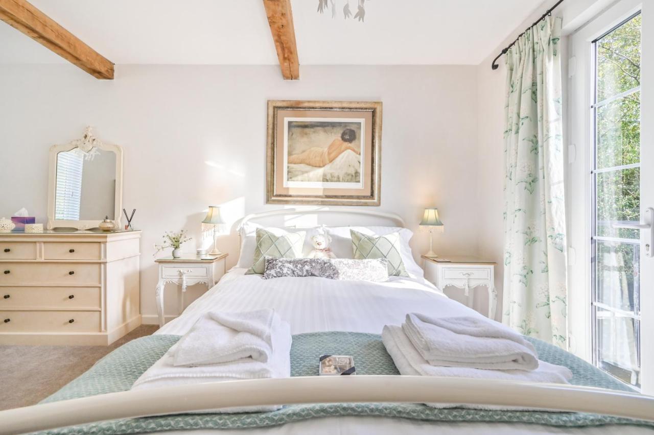 A Superb Bijou Retreat With Jacuzzi Near An Excellent Village Pub Yelverton Buitenkant foto