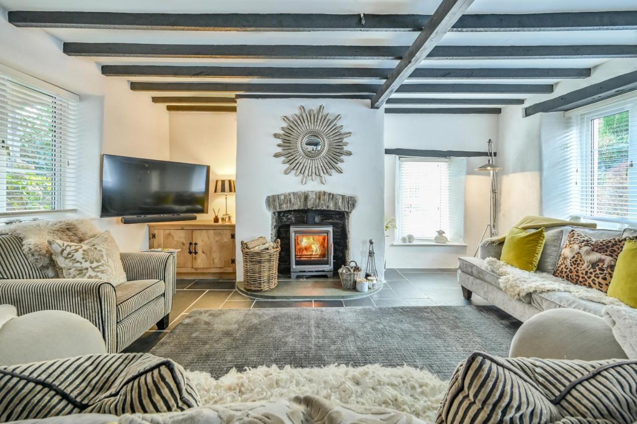 A Superb Bijou Retreat With Jacuzzi Near An Excellent Village Pub Yelverton Buitenkant foto