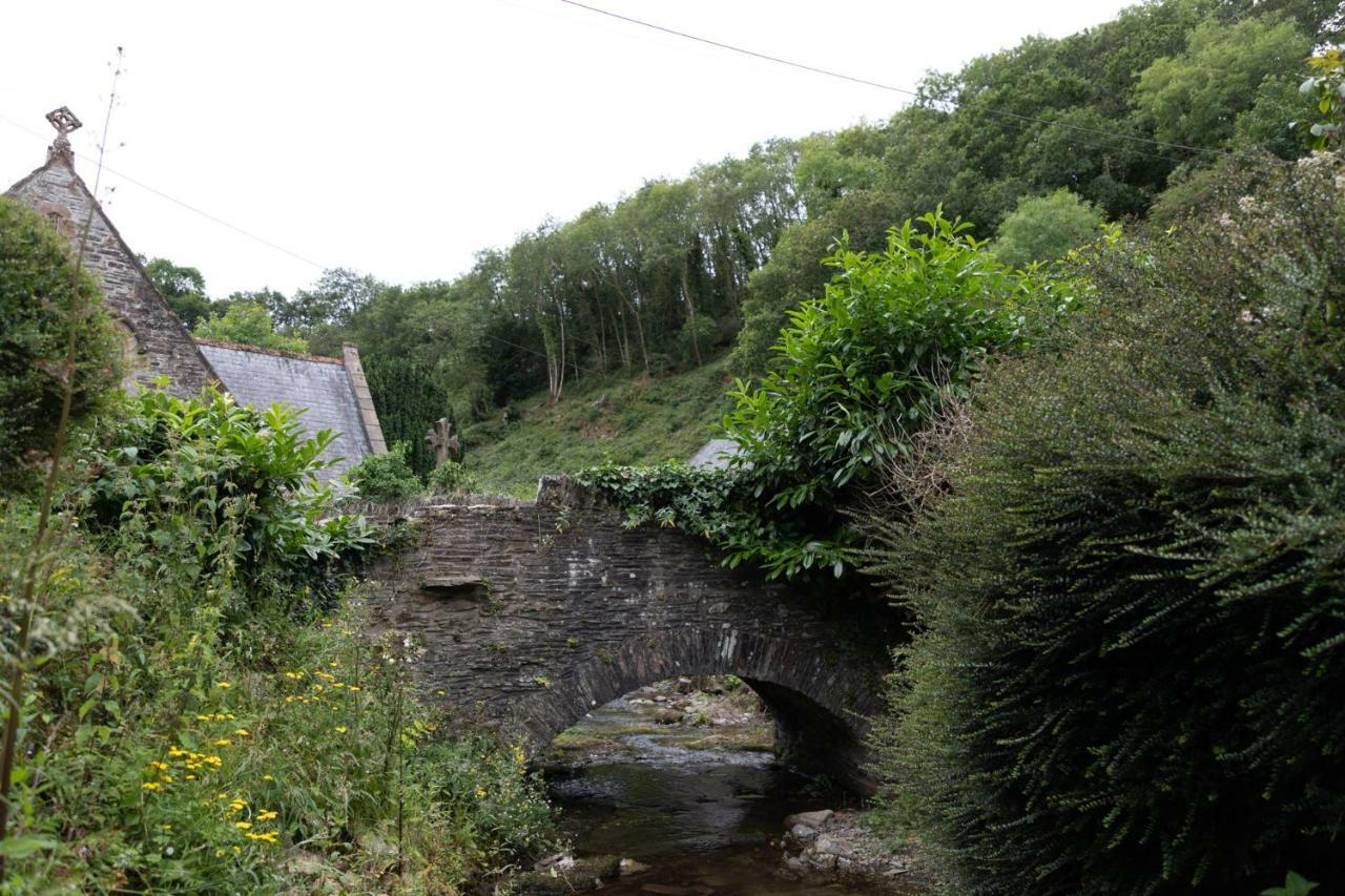 A Superb Bijou Retreat With Jacuzzi Near An Excellent Village Pub Yelverton Buitenkant foto