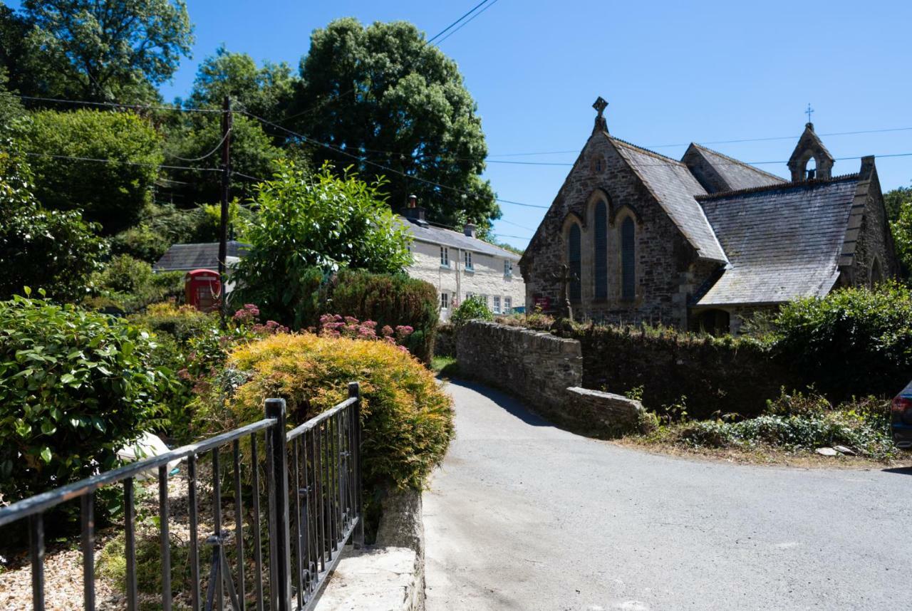 A Superb Bijou Retreat With Jacuzzi Near An Excellent Village Pub Yelverton Buitenkant foto