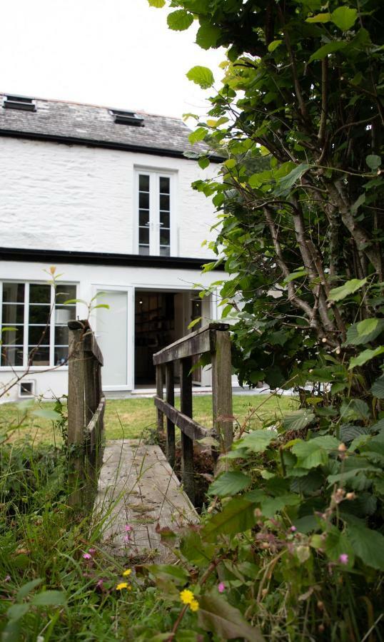 A Superb Bijou Retreat With Jacuzzi Near An Excellent Village Pub Yelverton Buitenkant foto